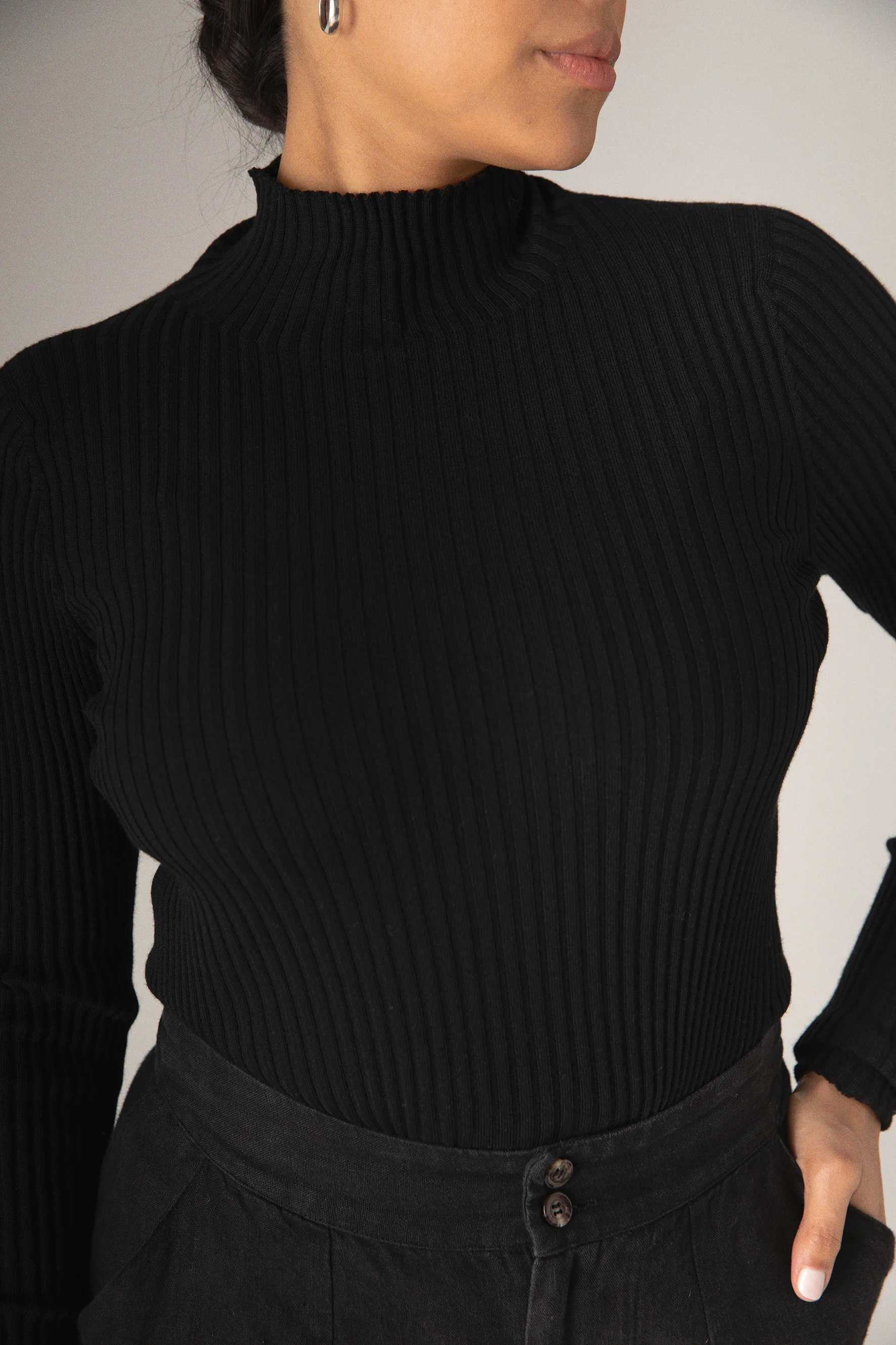 Essence Fine Turtleneck - Black - Image 6