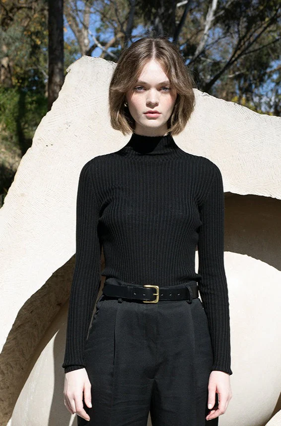 Essence Fine Turtleneck - Black - Image 7