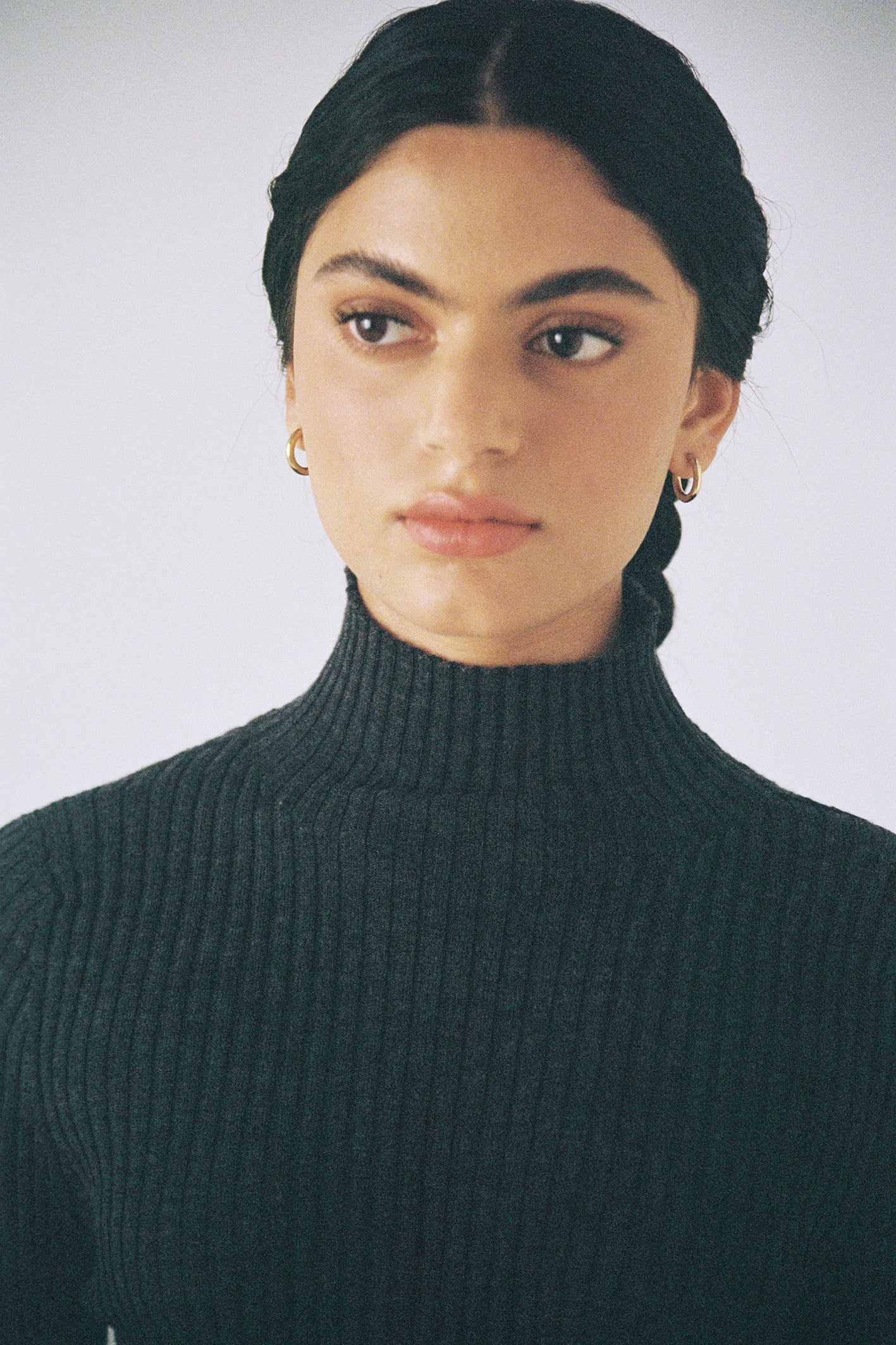 Essence Fine Turtleneck - Charcoal - Image 4