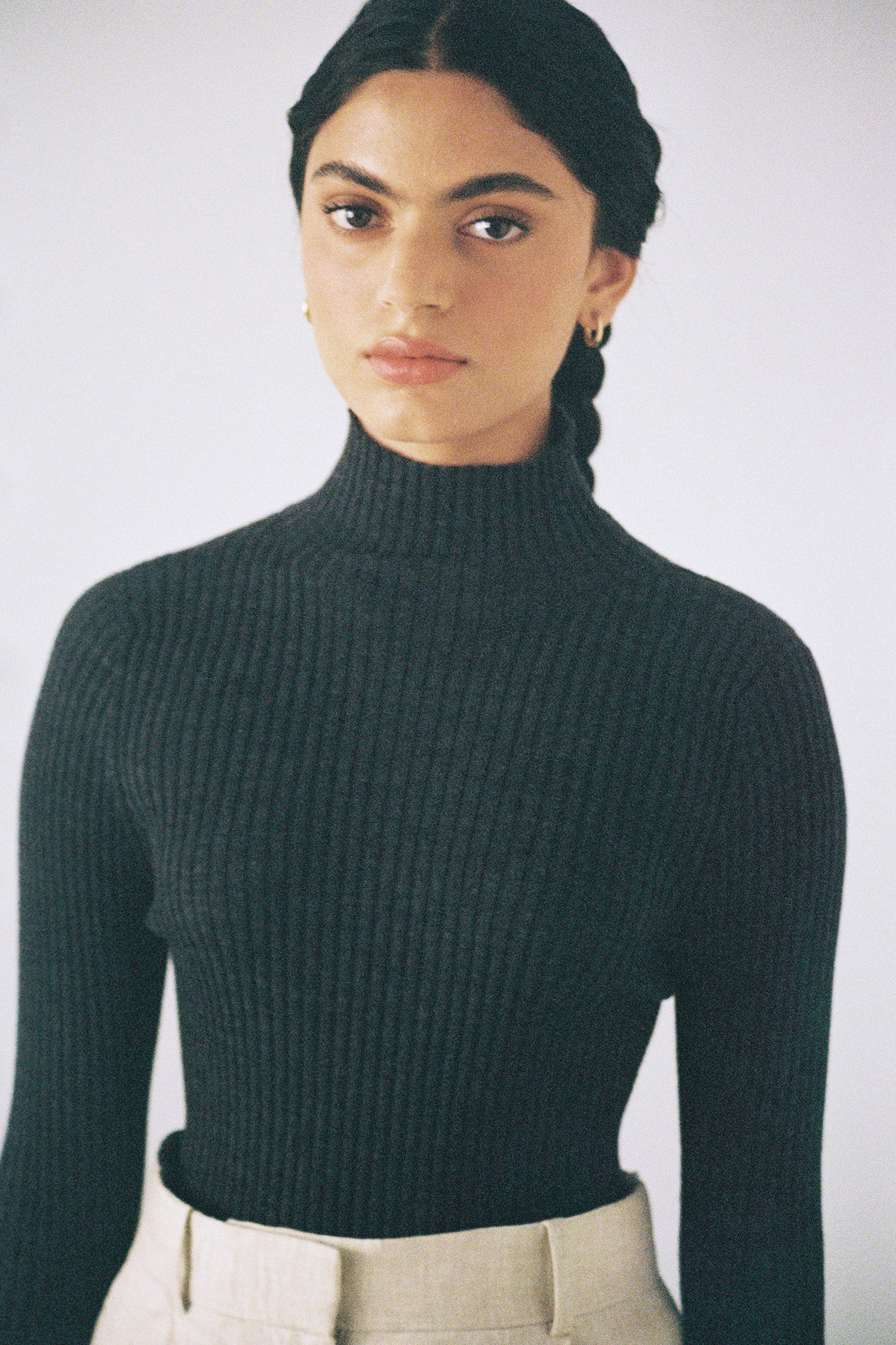 Essence Fine Turtleneck - Charcoal - Image 5