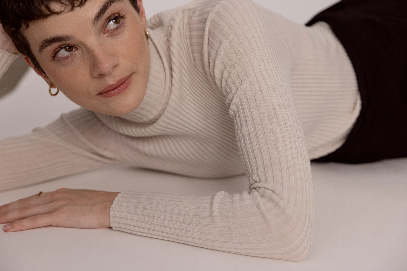 Essence Fine Turtleneck - Ivory - Image 12