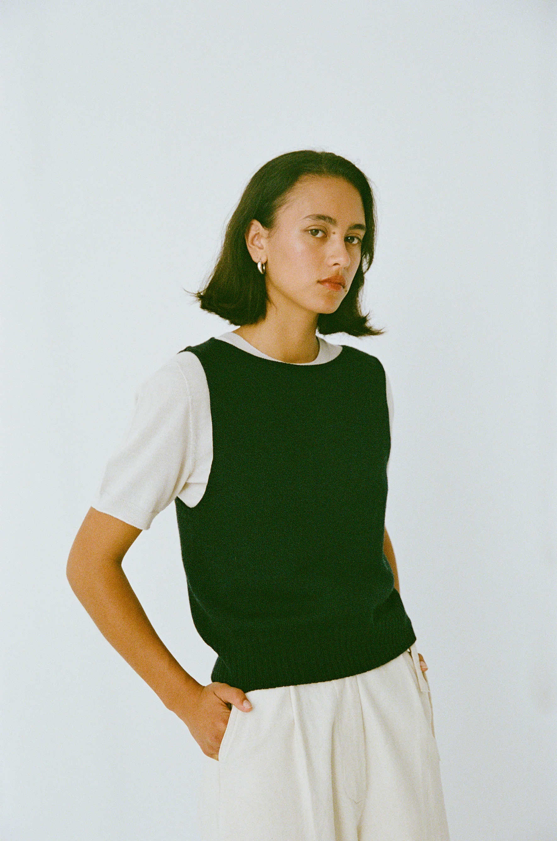 Star Vest - Black - Image 11
