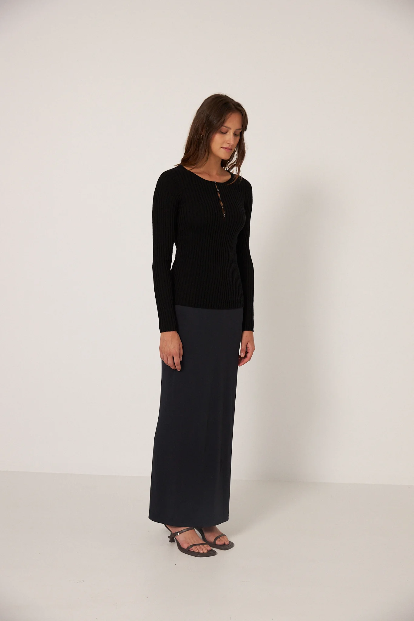 Form Top - Black - Image 3