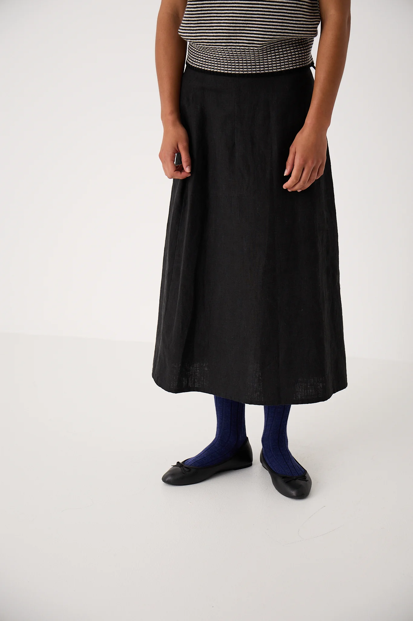 Tip Toe Knee High Sock - Sapphire / Creme Trim - Image 5